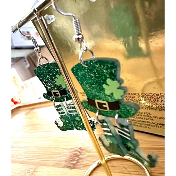 St Patricks Day Earrings Dangling Wiggly Legs Leprechaun Hat Festive Par… - Picture 7 of 12